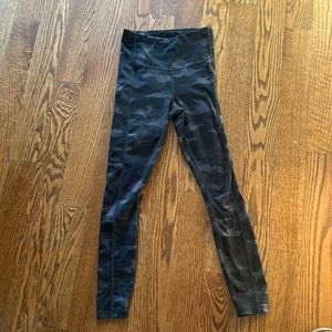 Athleta women's XXS 7/8 camo legging - good condition